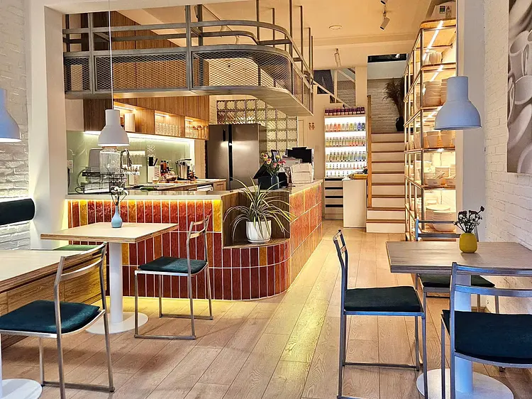 ポタリーペインティングカフェ