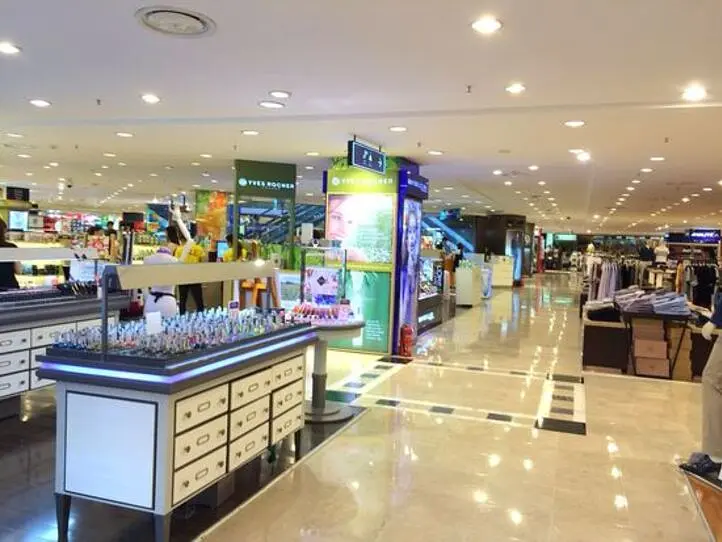 旅行の道中、ダイヤモンドプラザをエンジョイ！