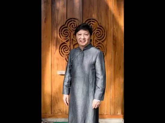 アオザイと文化、少数民族の暮らしの様子を舞台で表現