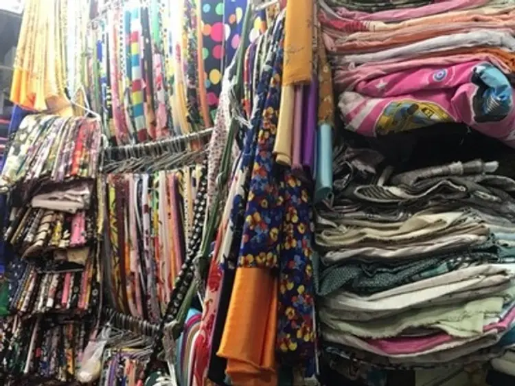 タンディン市場