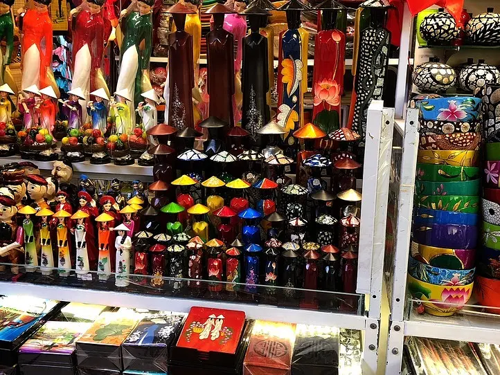 「食」と「お買い物」を涼しい屋内で一気に楽しめるセンスマーケット