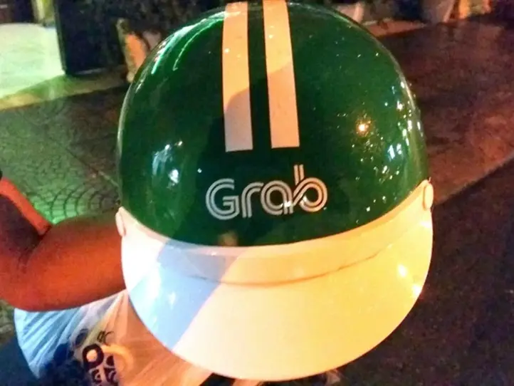 メータータクシーより安いタクシー！配車アプリGrab Carの使い方