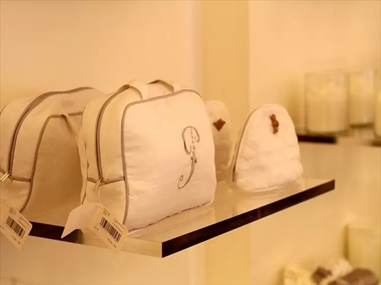 カトリーヌ・ドゥノアール・メゾン