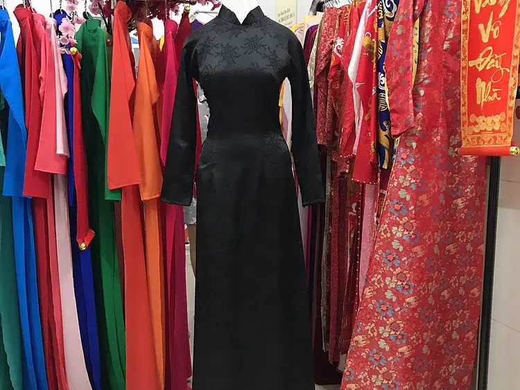 サイゴン・ブルー・トラベル