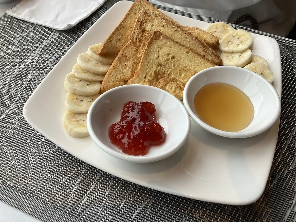 【ニャチャン】海を眺められるインターコンチネンタルホテルニャチャンのカフェテリア