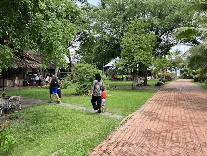 　ホーチミン市内バスに乗ってみた＆郊外の公園に行ってみた