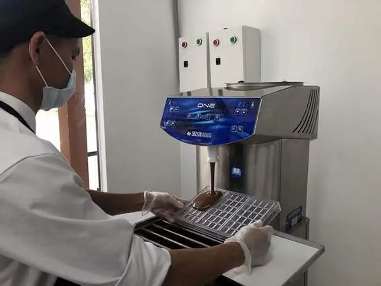 サイゴン・ブルー・トラベル