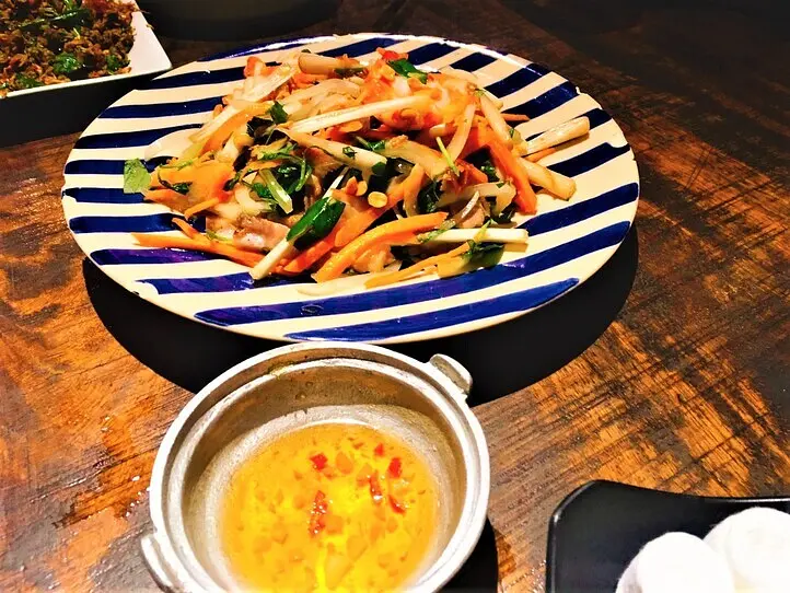 中心街のお手頃ベトナム料理レストラン「ゴックチャウガーデン」