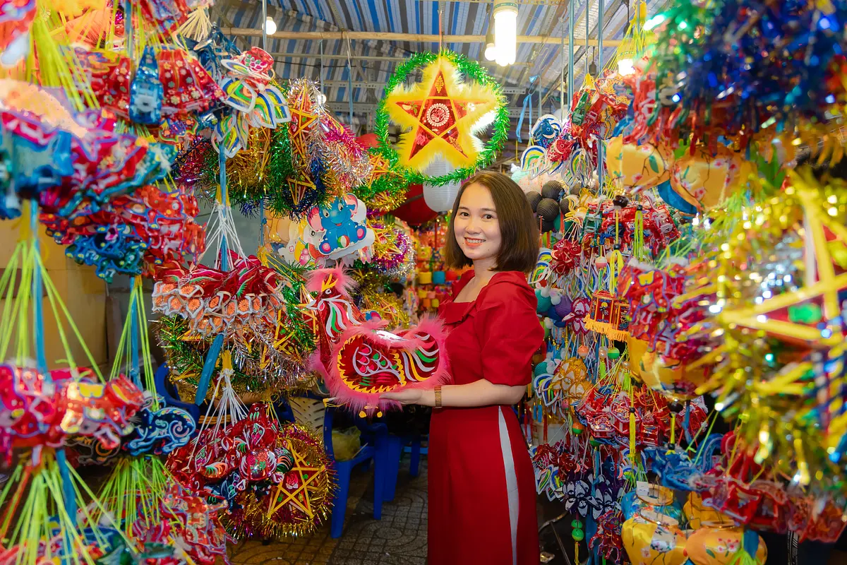 アオザイで歩きたい！2025年中秋節限定フォトジェニック通り｜ホーチミン・ランタン通り完全ガイド