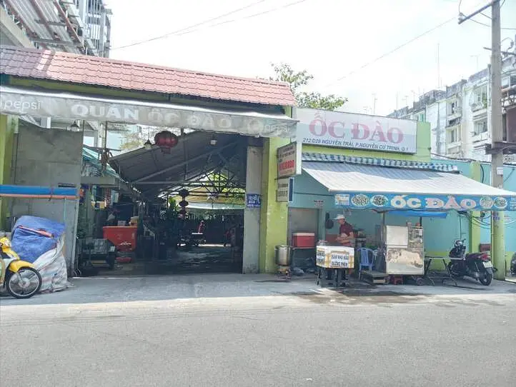 大賑わいの貝専門店～Oc Dao Nguyen Trai(オック ダオ グエンチャイ)～