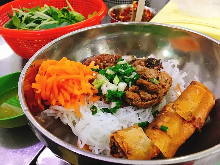 ローカルな麺料理を味わおう〜Bun thit nuong Kiều Bảo(ブンティットヌン・キウバオ)〜