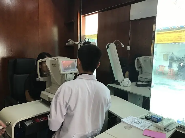 ホーチミンのローカル店で眼鏡を作ってみよう