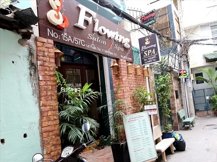 フローウィングサロン＆スパ