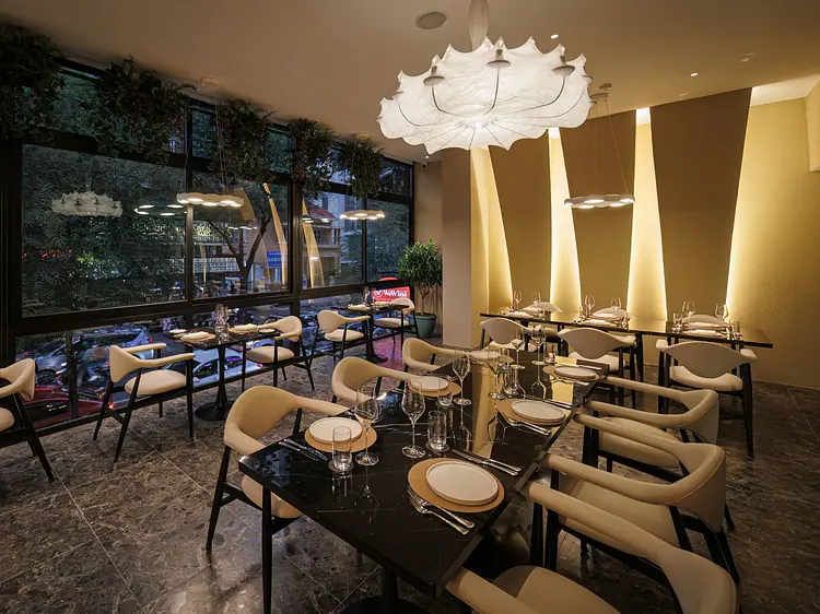 リュンヌ・レストラン＆バー