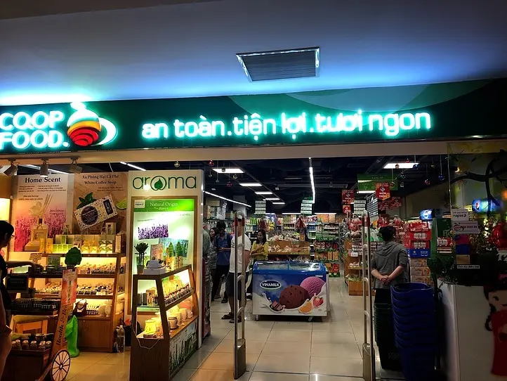 「食」と「お買い物」を涼しい屋内で一気に楽しめるセンスマーケット