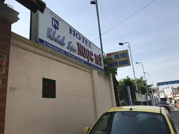 タオディエン地区で、ホーチミンを代表する麺料理フーティウを食す