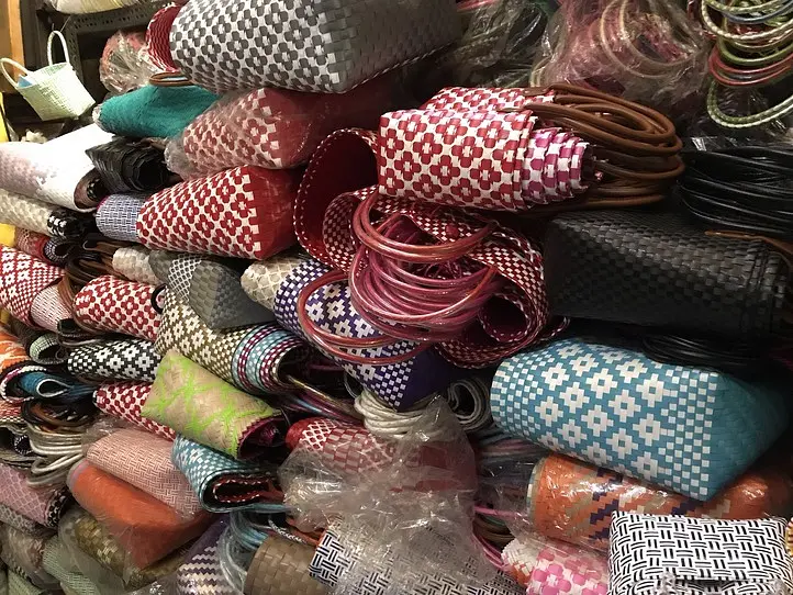 ホーチミンの中華街「チョロン」地区で掘り出し物のお土産探し！