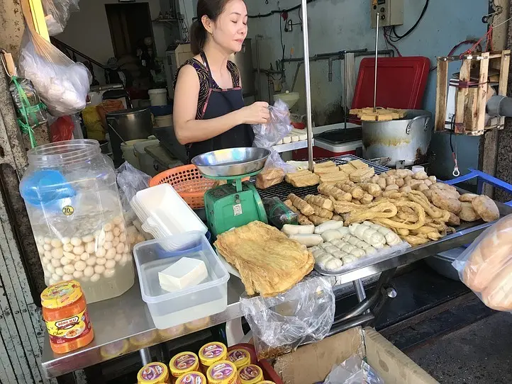 ホーチミンのローカル市場、ティゲー市場で食材探し&デザートタイム