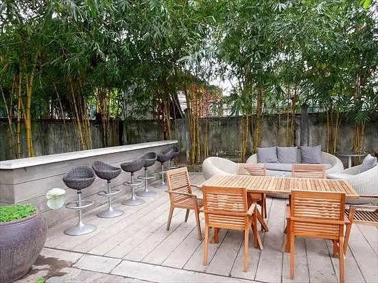 ザ・デック・サイゴン