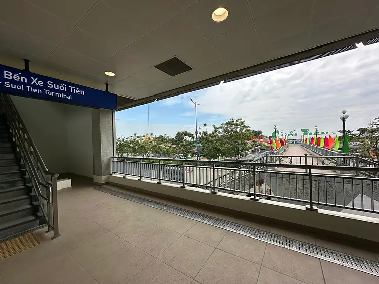 ベンゼスイティエン駅／ホーチミンメトロ