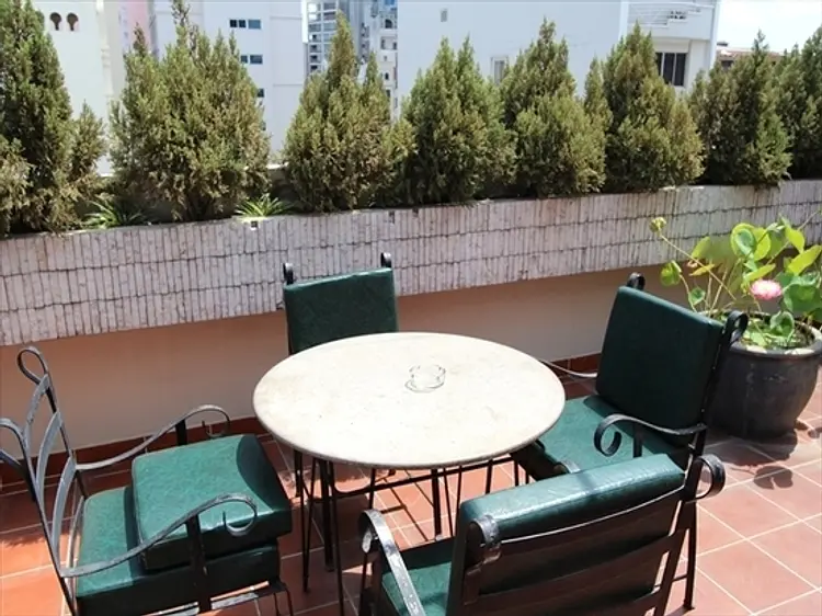 コー・ノイ (ボン セン アンネックス ホテル内)