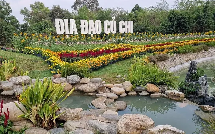 クチ地下トンネル 花火 2025｜30周年記念イベントとクチ観光完全ガイド