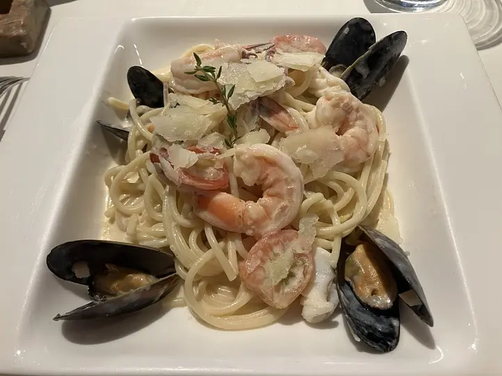 　【プノンペン】フレンチスタイルの建物がすてきなカフェ・レストラン２つ