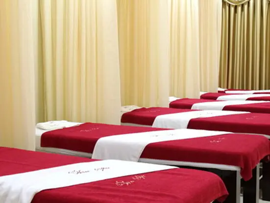 ベトナム流マニキュアを満喫。ちょっとした空き時間に