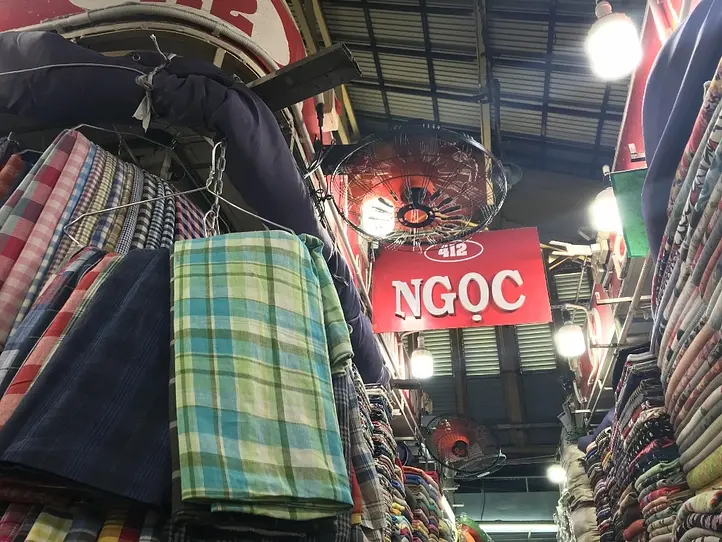 タンディン市場、どんな布を買ったらいい？在住者のお気に入りのお店をご紹介！