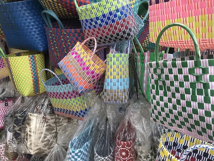 ホーチミンの中華街「チョロン」地区で掘り出し物のお土産探し！