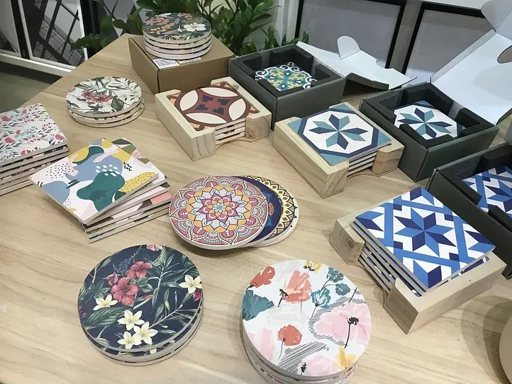 ホーチミン観光土産のオススメ品！タイルコースターを買える店３選