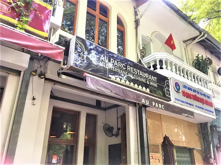 朝からフレンチトーストやワッフルが食べられるオープンカフェを2軒ご紹介