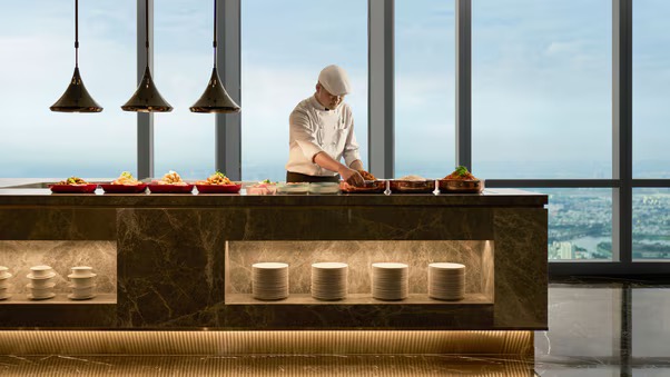 【9/2限定】お部屋から花火鑑賞！Vinpearl Landmark 81に宿泊軽食ビュッフェが楽しめる＜Clubルーム - Sky View＞