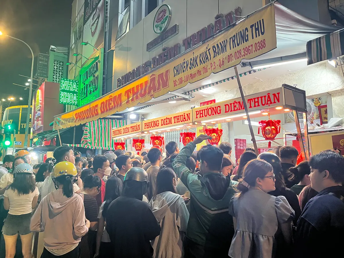 予定外こそ旅の醍醐味。アオザイの歌声に出会ったホーチミンの夜