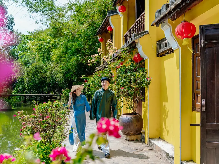 サイゴン・ブルー・トラベル