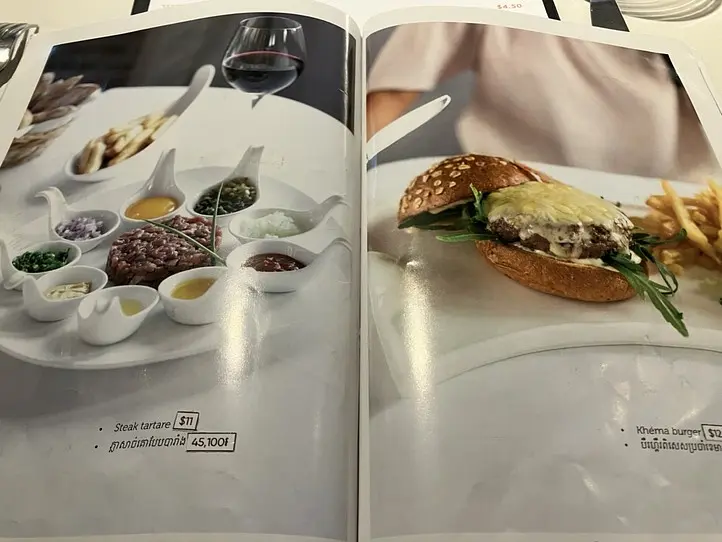 　【プノンペン】フレンチスタイルの建物がすてきなカフェ・レストラン２つ