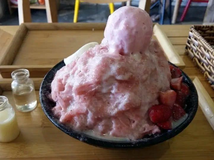 こんなところに…。古アパートに入居するかわいいお店たち