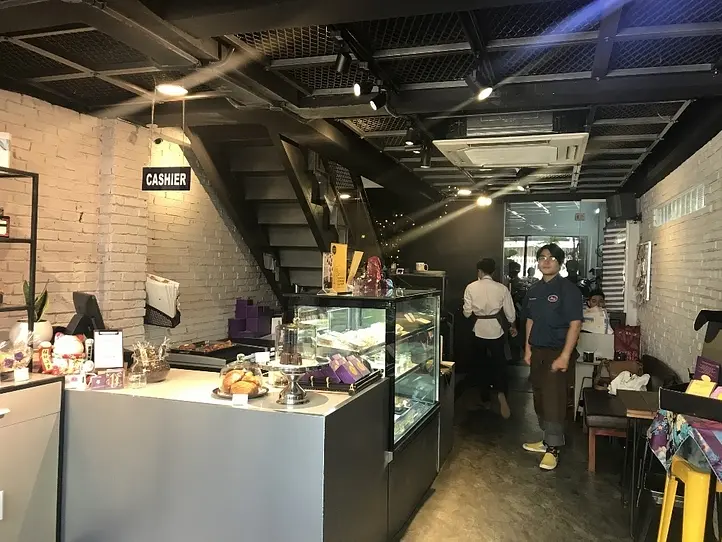 穴場カフェで美味しいコーヒーとカヌレを楽しもう～96B Experiment