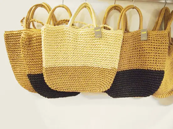 ドンコイ通り！拘りのディテールと上質な生地が外国人に人気