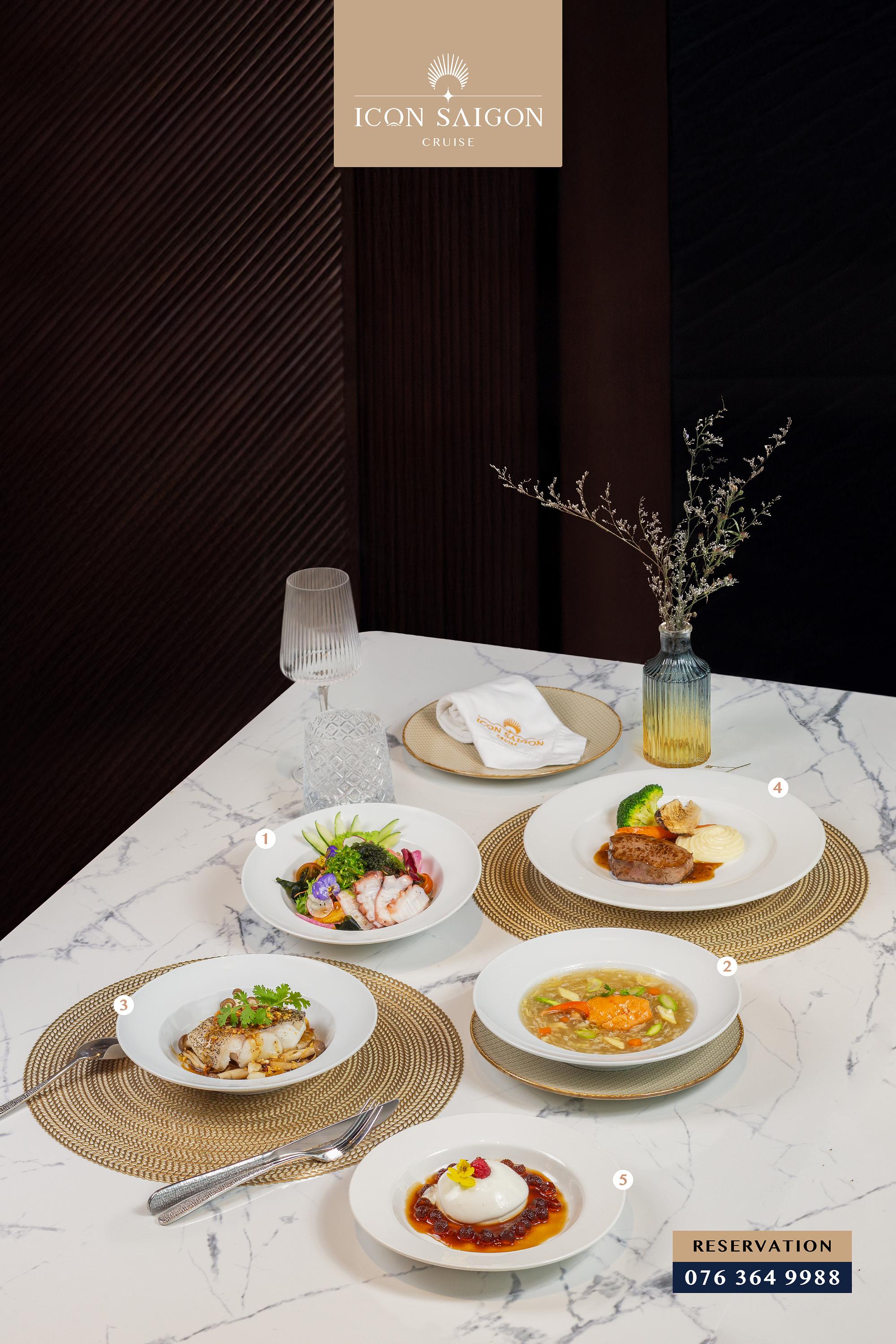 サイゴン川ディナー・クルーズ（デラックス）