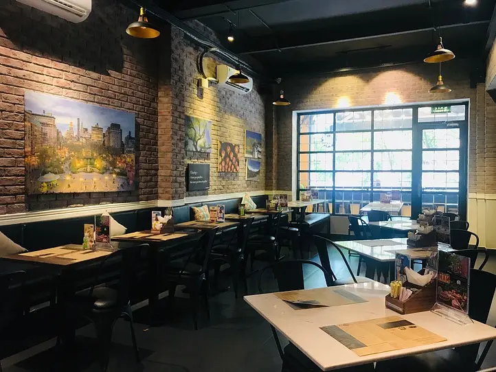 ボリューム満点のサンドウィッチが食べられるカフェレストラン～Journeys Sandwich Bistro