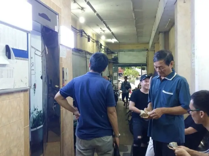 こんなところに…。古アパートに入居するかわいいお店たち