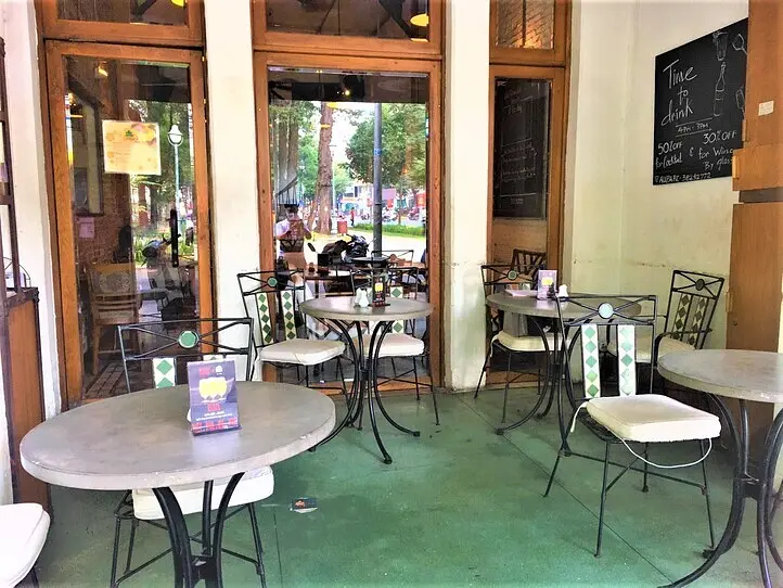 朝からフレンチトーストやワッフルが食べられるオープンカフェを2軒ご紹介