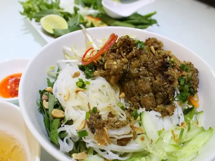 ベトナム人の国民食はフォーじゃない？「ブン」とはどんな麺料理？