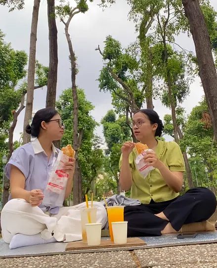 ホーチミンの魂、路上に息づく：カフェ・ベトという独自の文化