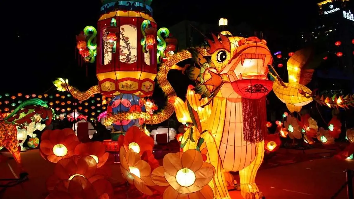 ベトナムの中秋節 ― 家族の団らんと伝統文化の祭り