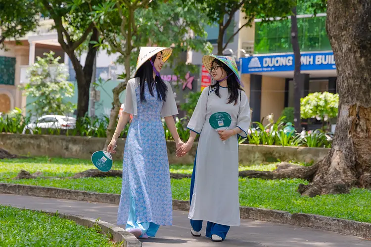 ザ・スパ・サイゴン (アオザイ)