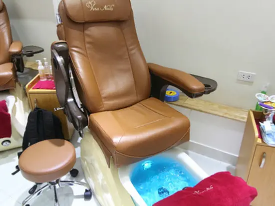 ベトナム流マニキュアを満喫。ちょっとした空き時間に