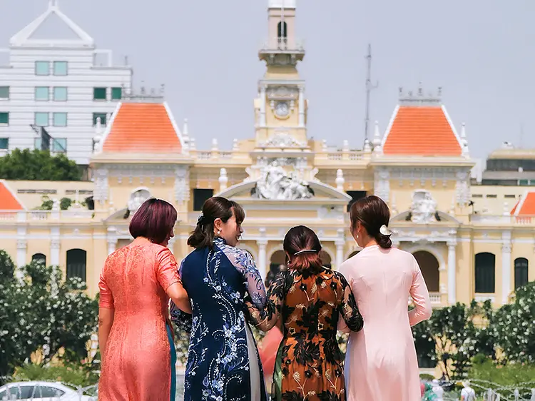 サイゴン・ブルー・トラベル