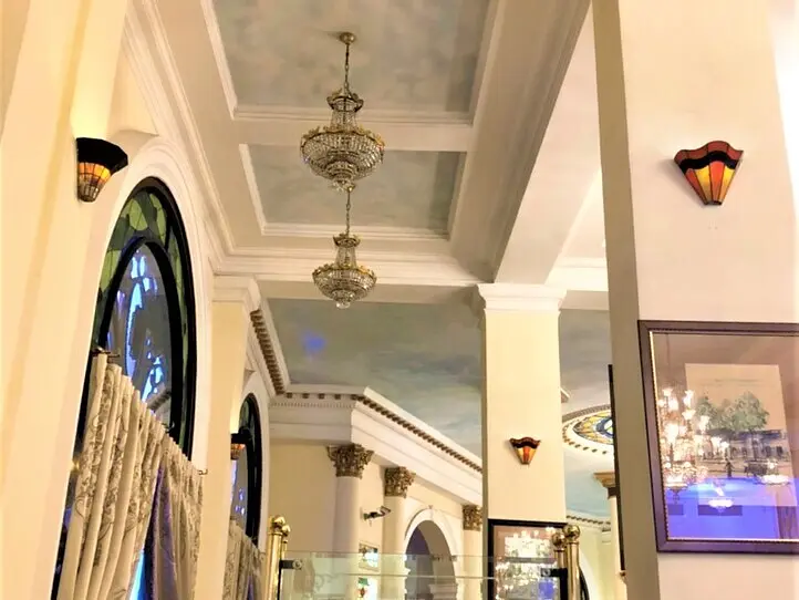 ホーチミン・コロニアル建築８選〜観光から老舗ホテルの見所もご紹介